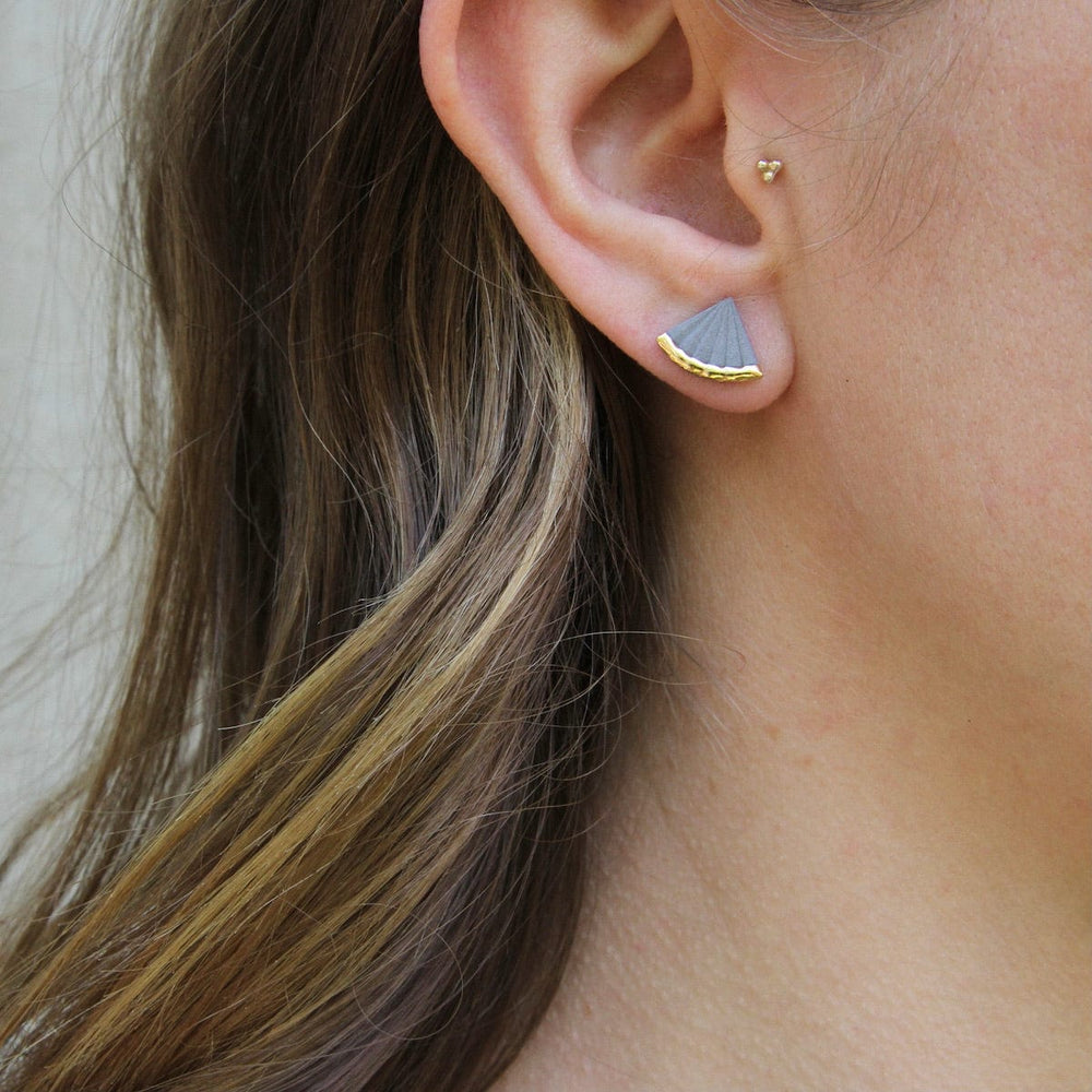 
                      
                        EAR-GF Grey Gold Dipped Small Fan Studs
                      
                    