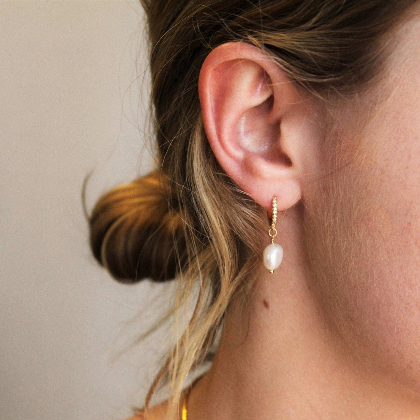 EAR-GF Isa Pearl & CZ Gold Hoops