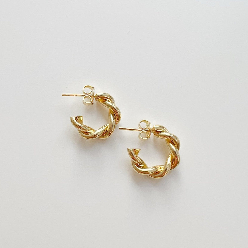 
                      
                        EAR-GF Lily Twist Hoops Earrings Gold Filled
                      
                    