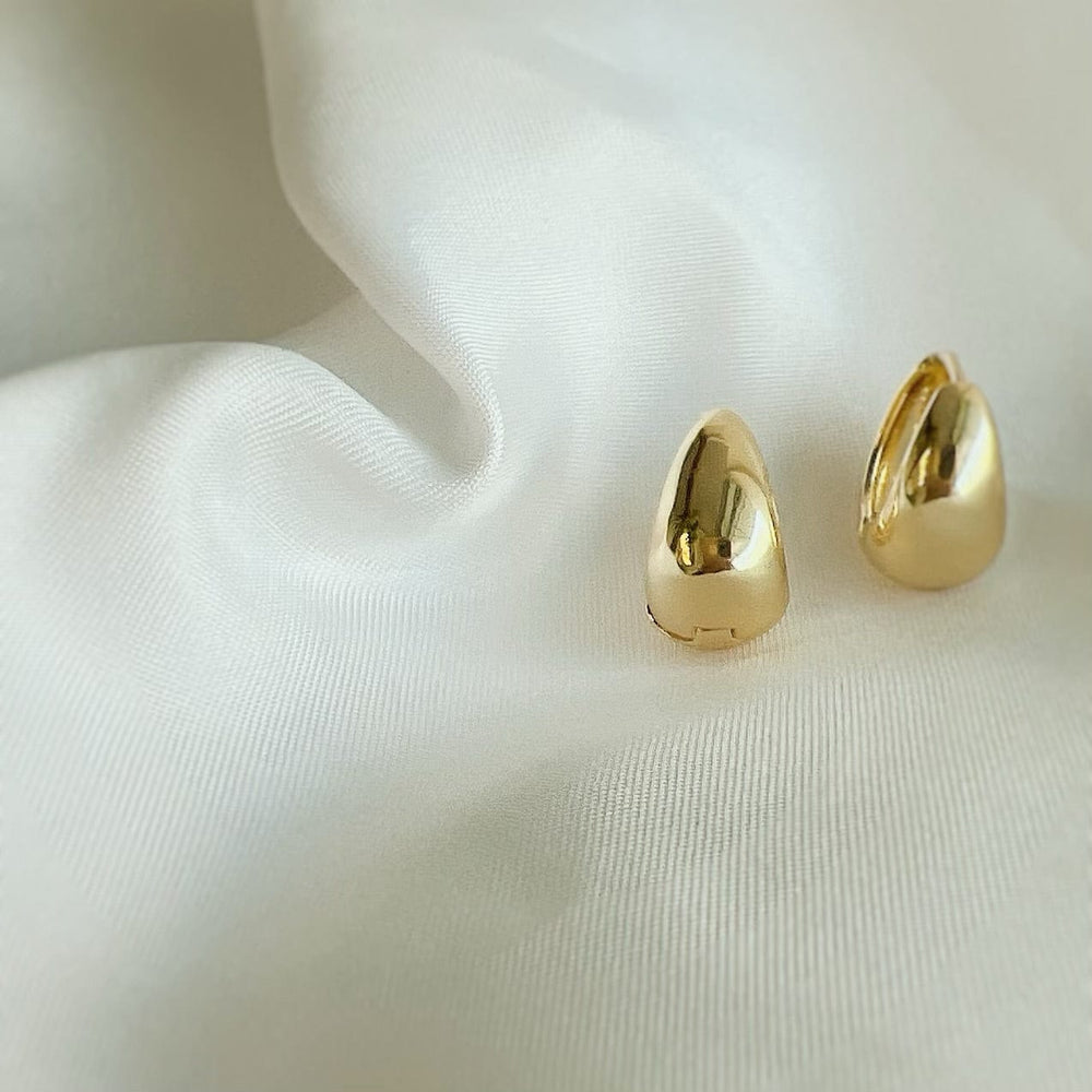 
                      
                        EAR-GF Lizzie Teardrop Huggie Hoops Earrings Gold Filled
                      
                    