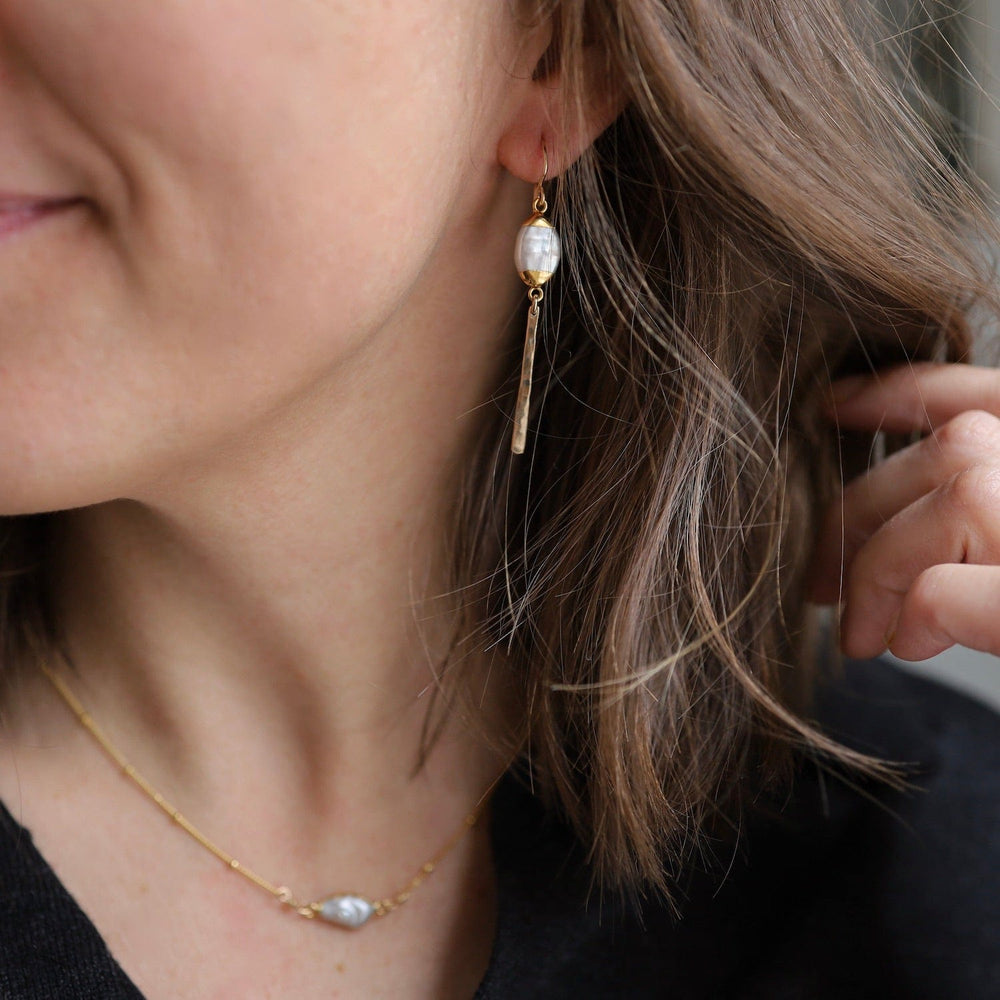 
                      
                        EAR-GF Pearl Bar Earrings
                      
                    