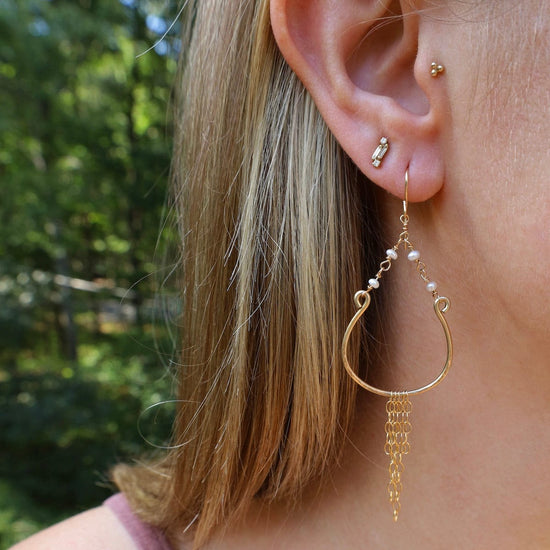 EAR-GF Pearl Horseshoe Dangle Earrings