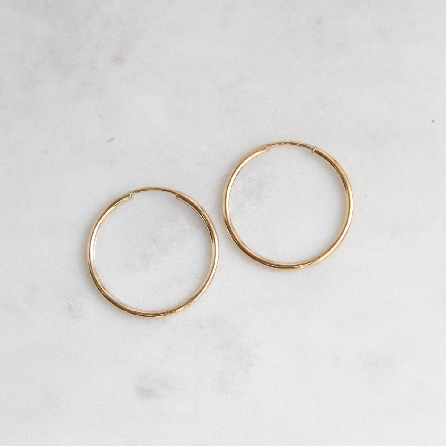 Load image into Gallery viewer, EAR-GF Thin 20mm Gold Filled Infinity Hoop
