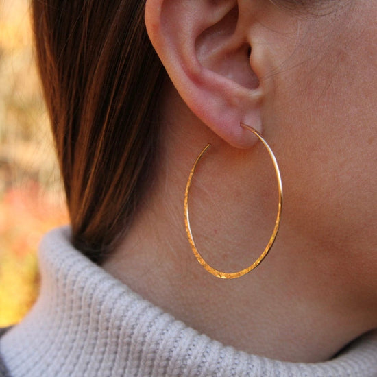 Load image into Gallery viewer, EAR-GF Thin 50mm Gold Filled Hammered Hoop
