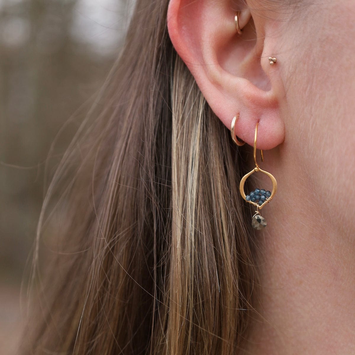 ear-gf Tiny Arabesque Earrings Pyrite, quartz, 24kt verme