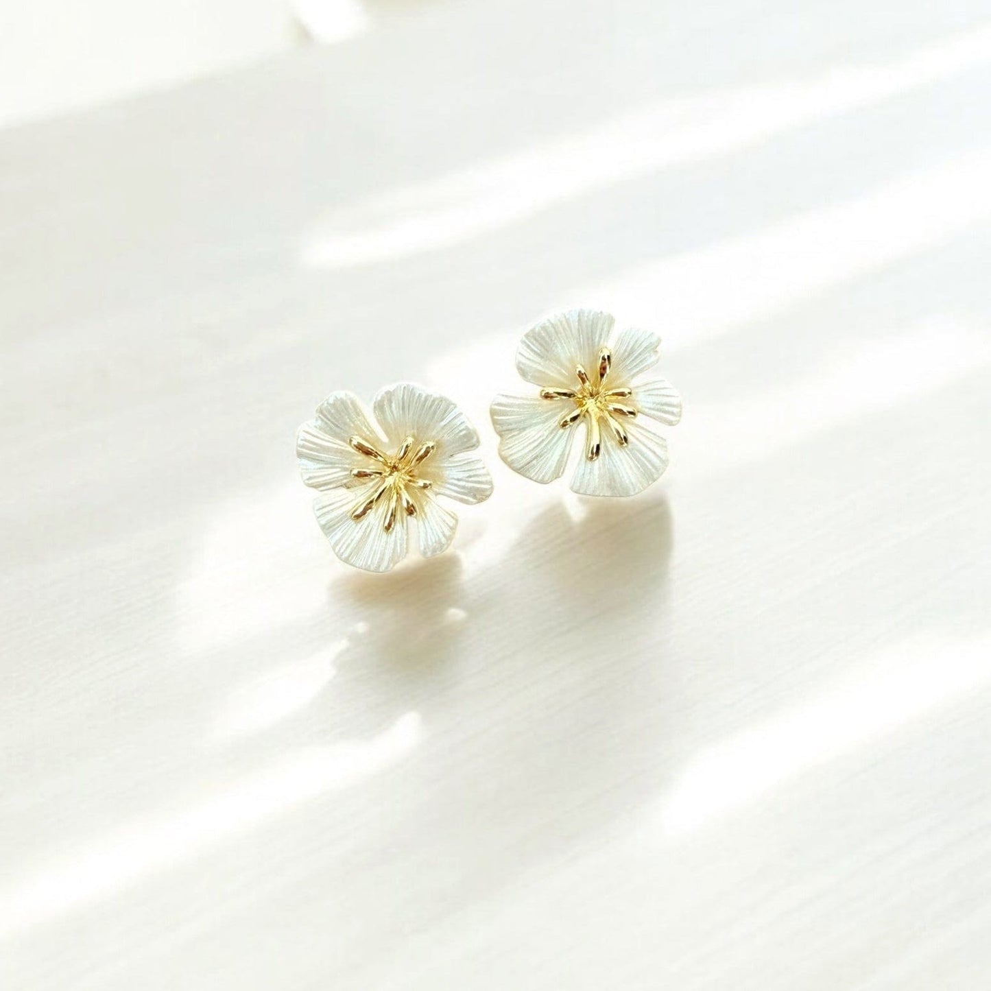 EAR-GF Tropics Beachy Flower Shell Earrings