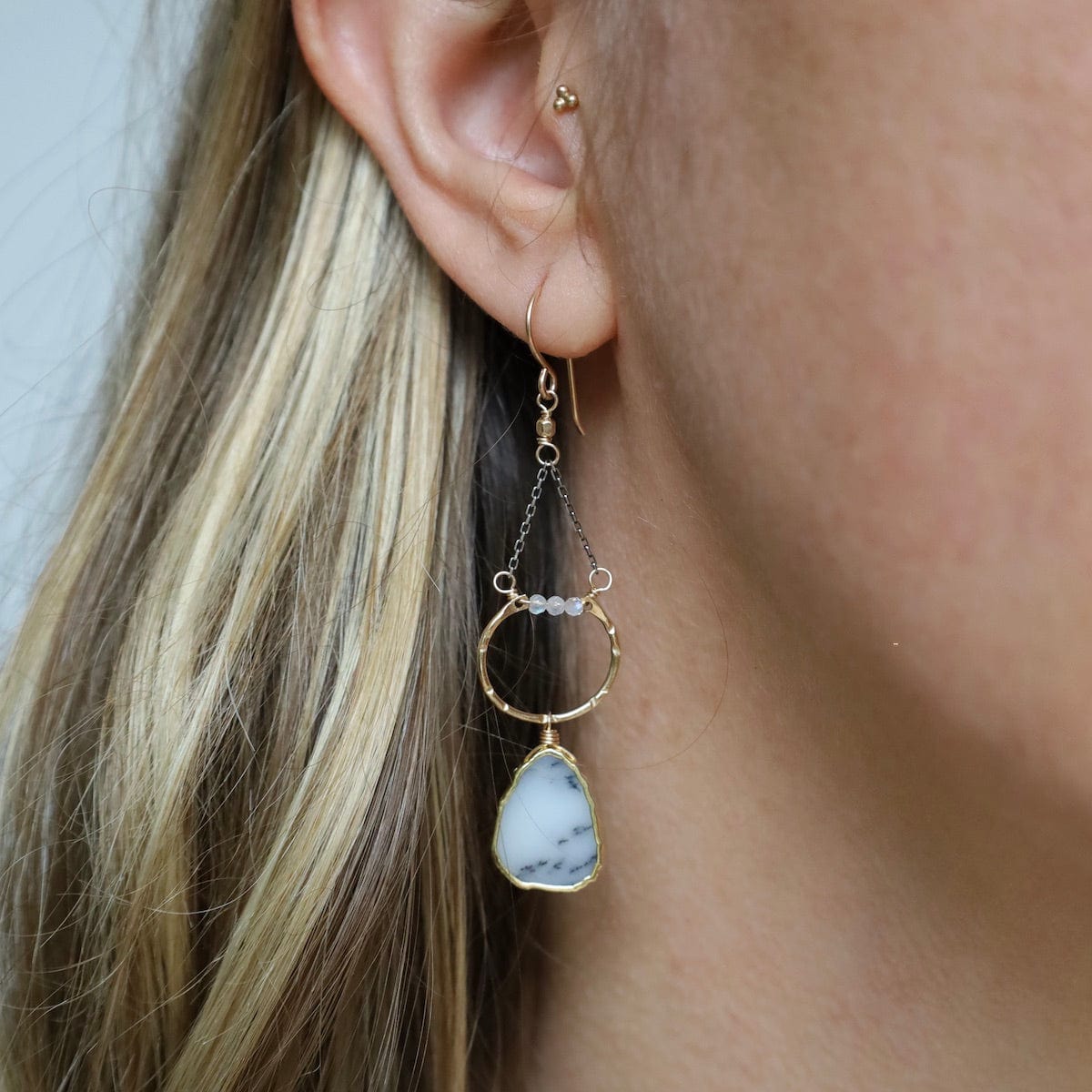 Load image into Gallery viewer, EAR-GF Two Tone Long and Dendrite Opal Earring
