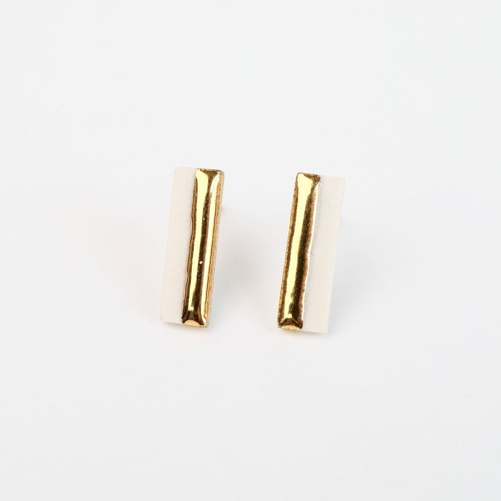 
                  
                    EAR-GF White Bar 2 Studs - Short
                  
                