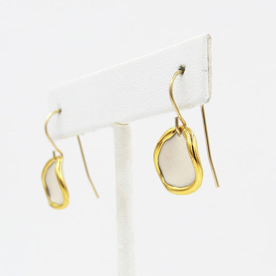 Load image into Gallery viewer, 726 EAR-GF White Coral Reef Earrings
