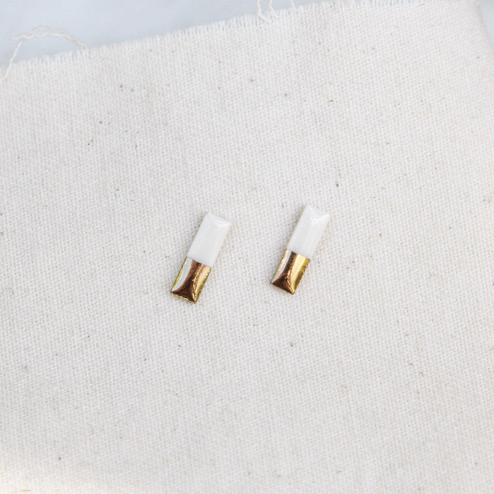 
                      
                        EAR-GF White Gold Dipped Bar Studs
                      
                    