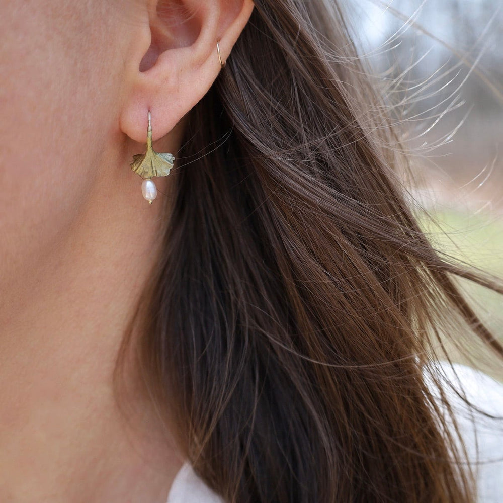 EAR Ginkgo Wire Earring With Pearl Drop