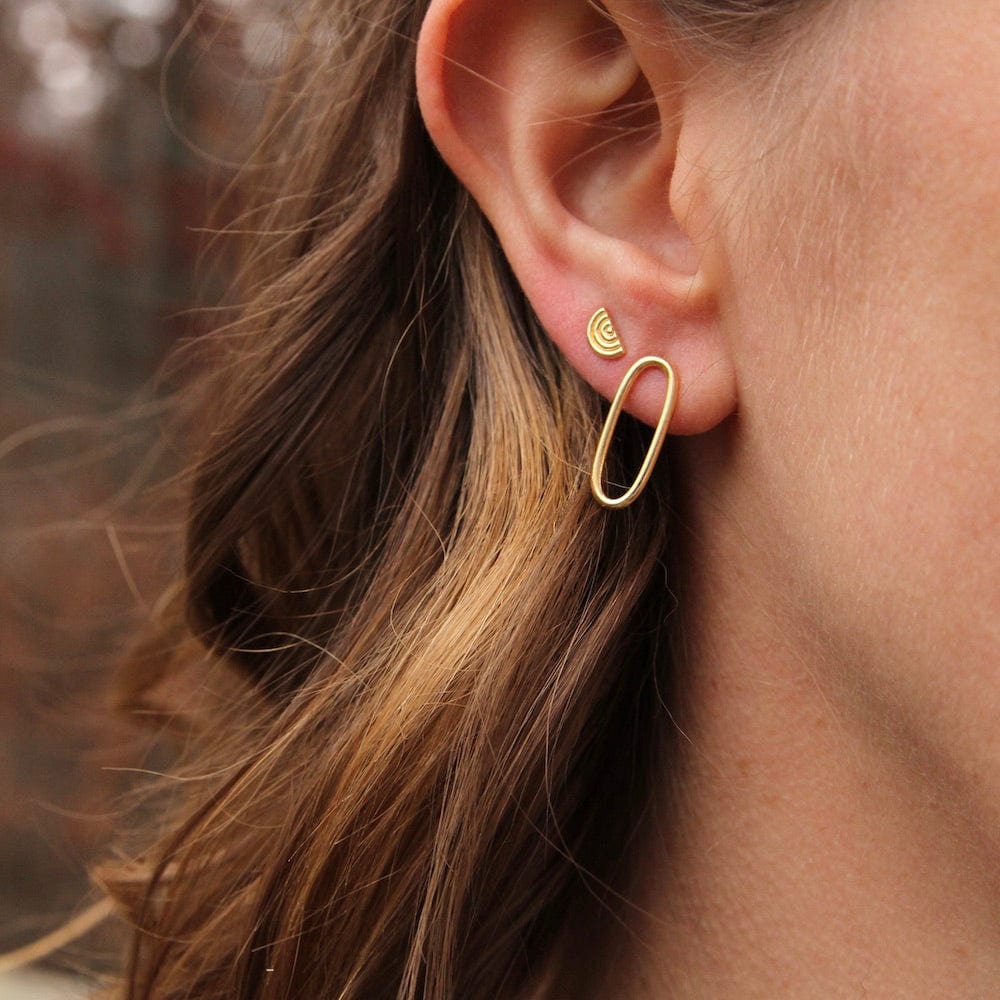 EAR Gold Vermeil Medium Oval Wire Stud