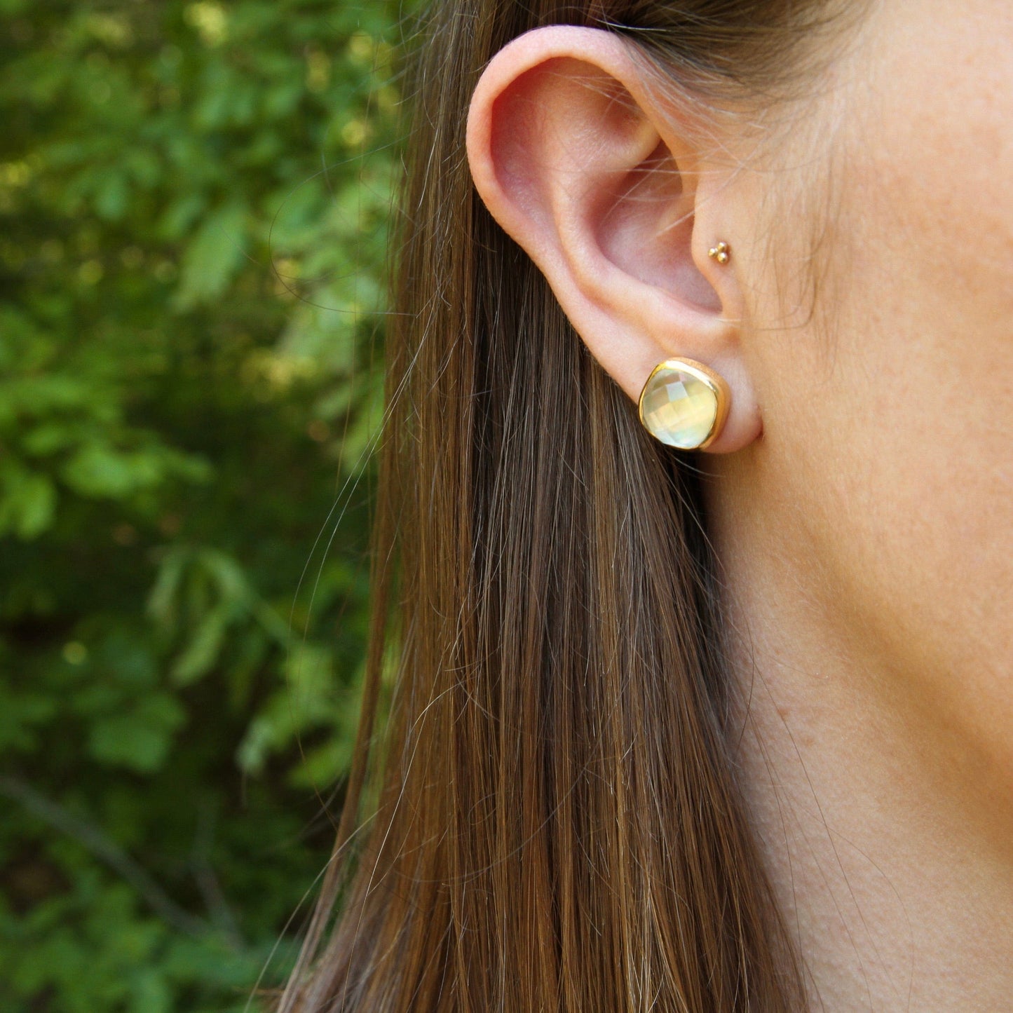 EAR-GPL Asha Square Studs in Mother of Pearl