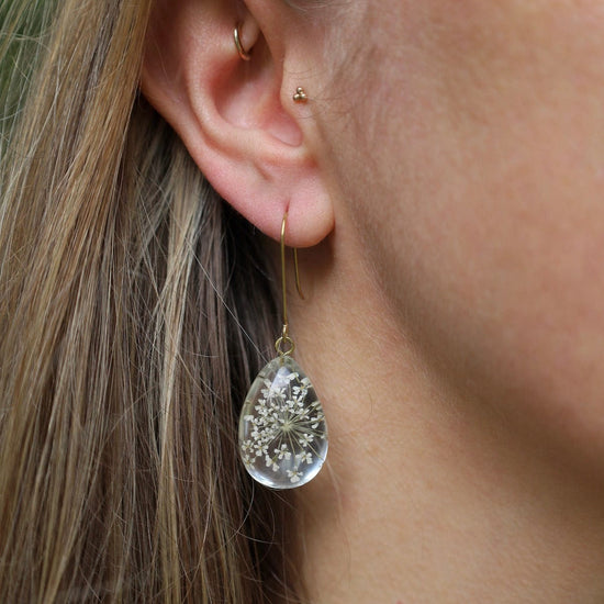 EAR-GPL Botanical Dew Drop White Queen Anne Lace Earrings