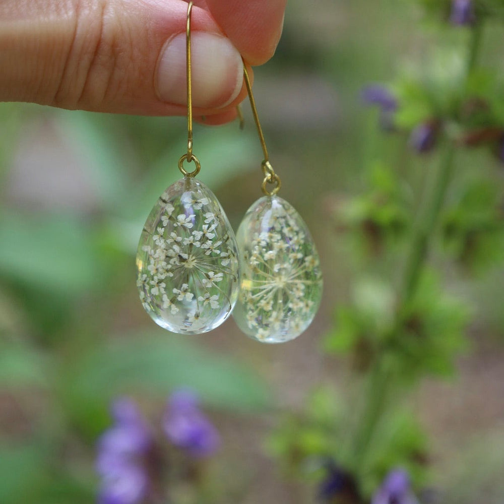 
                  
                    EAR-GPL Botanical Dew Drop White Queen Anne Lace Earrings
                  
                