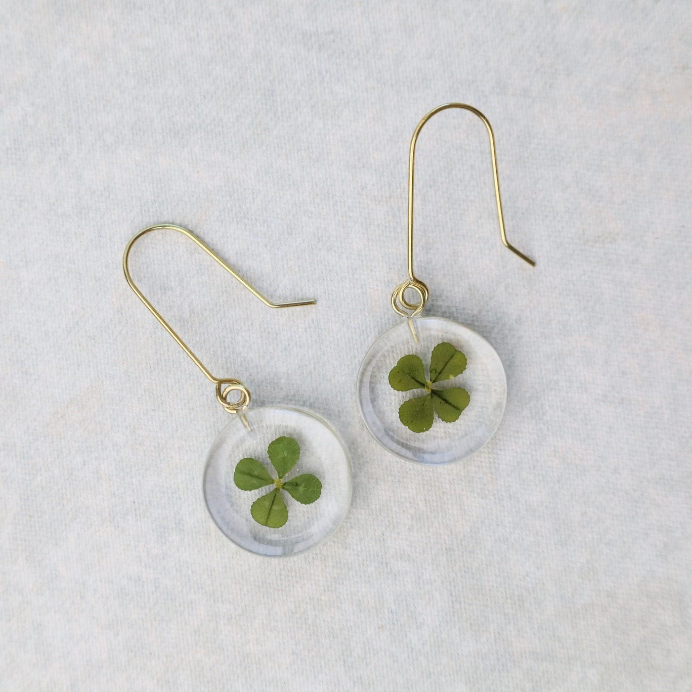 Load image into Gallery viewer, EAR-GPL Botanical Mini Full Moon Clover Earrings
