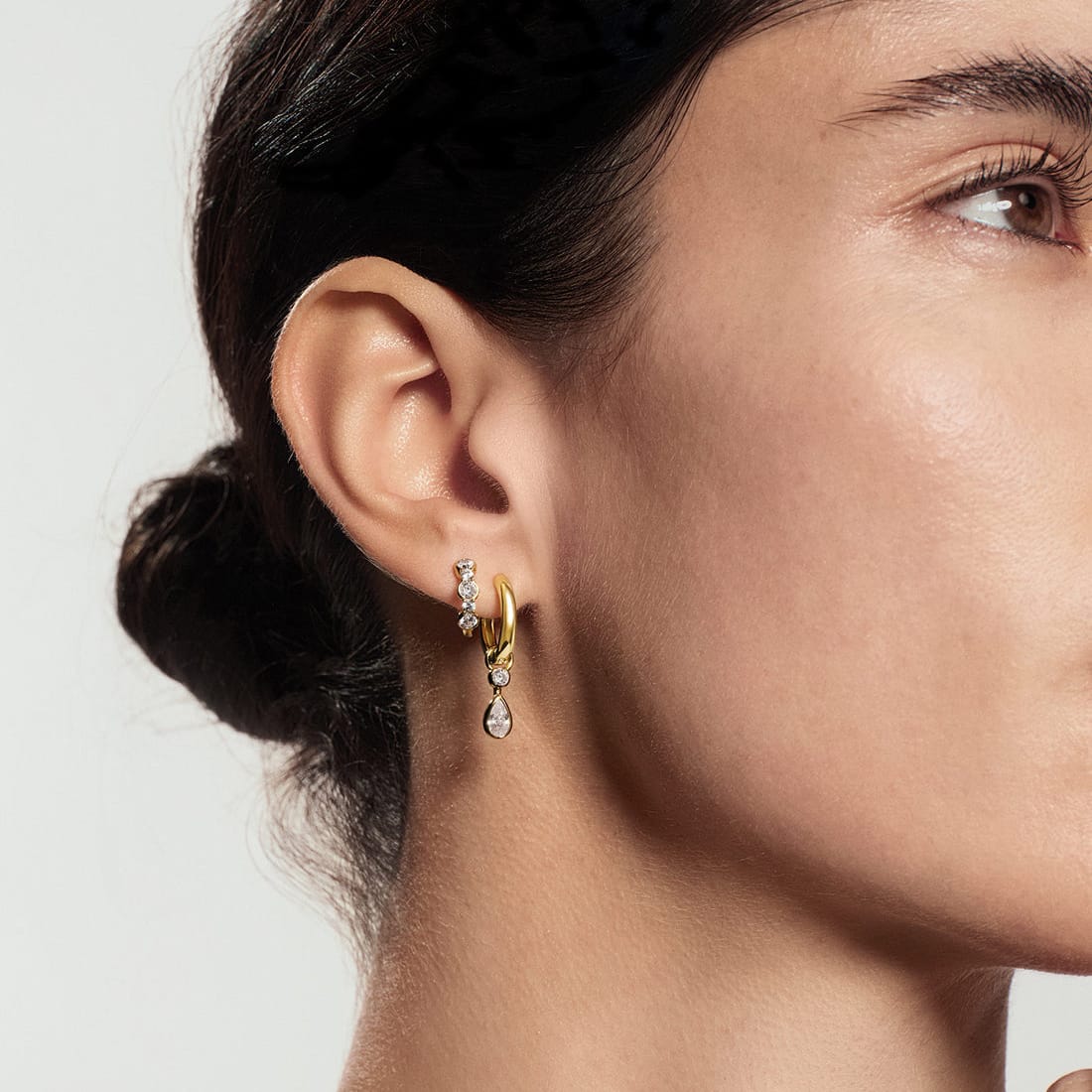 EAR-GPL Gold Alternating Half Bezel Huggie Hoop Earrings