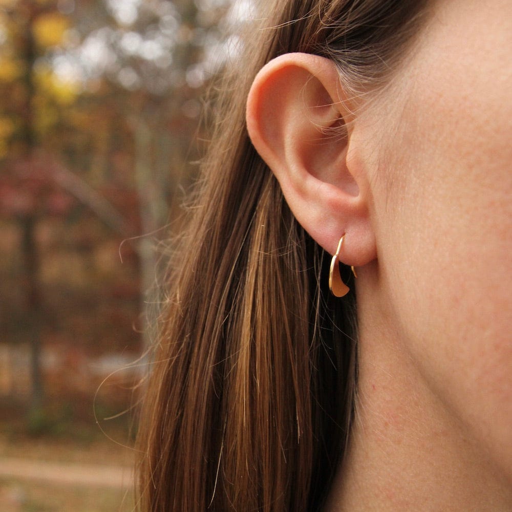 
                      
                        EAR-GPL Gold Geometry Hook Earrings
                      
                    