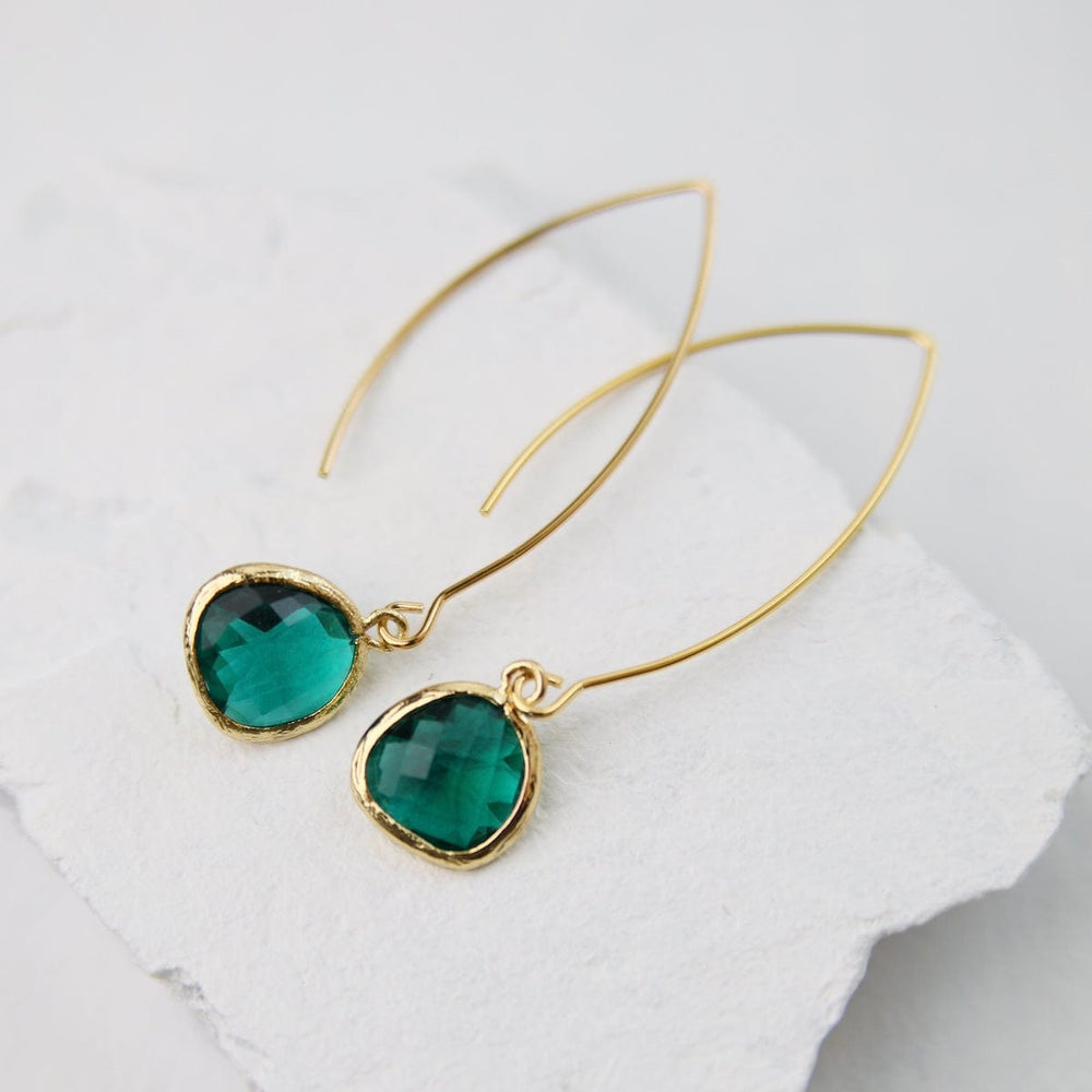 
                      
                        EAR-GPL GOLD PLATED  GEM DANGLE - EMERALD CRYSTAL
                      
                    