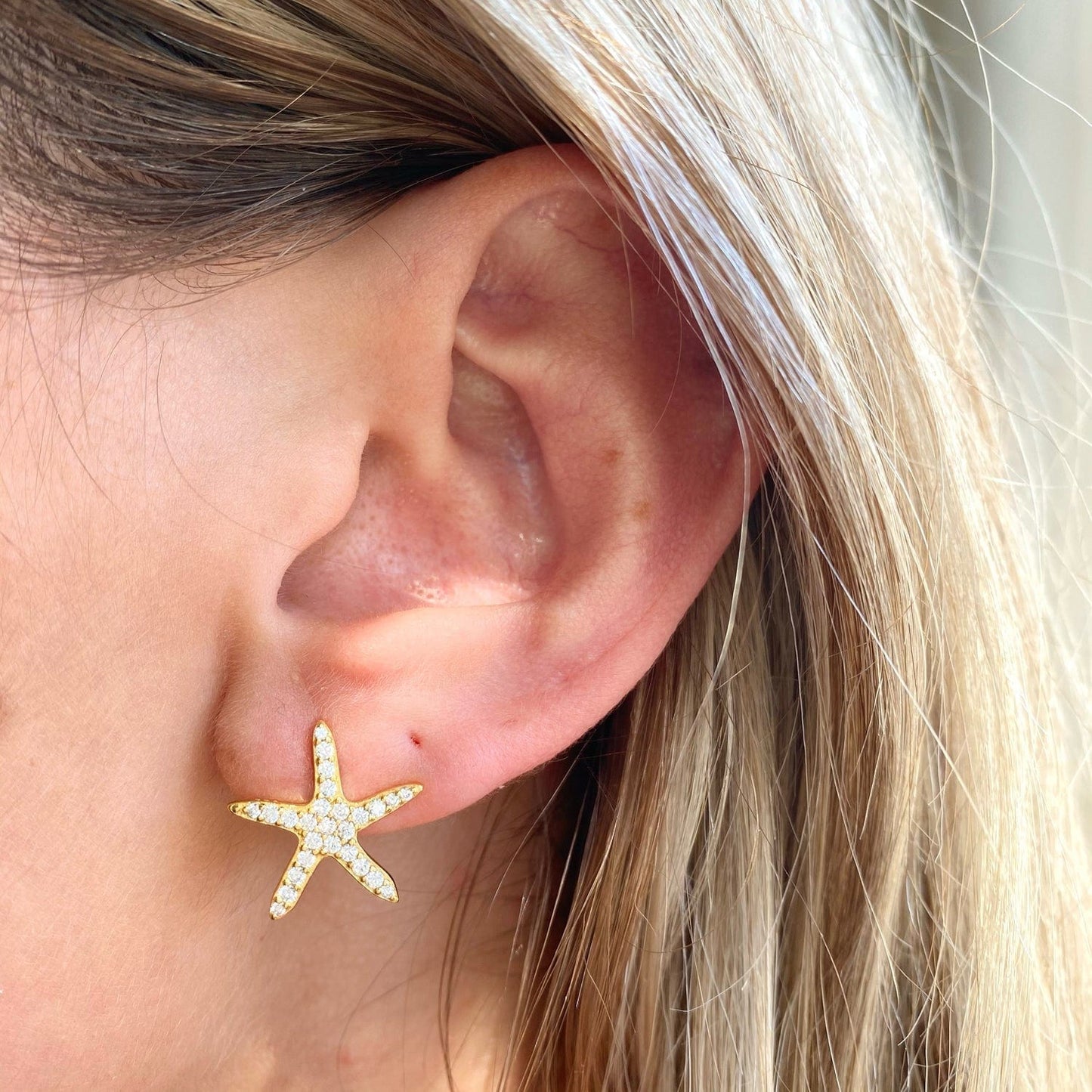 EAR-GPL Gold Starfish Statement Studs