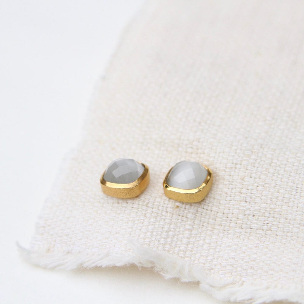 Load image into Gallery viewer, EAR-GPL Ice Pearl Asha Square Studs
