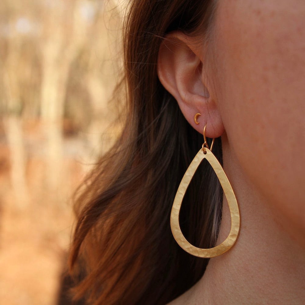 Load image into Gallery viewer, EAR-GPL Large Teardrop- Gold Plate
