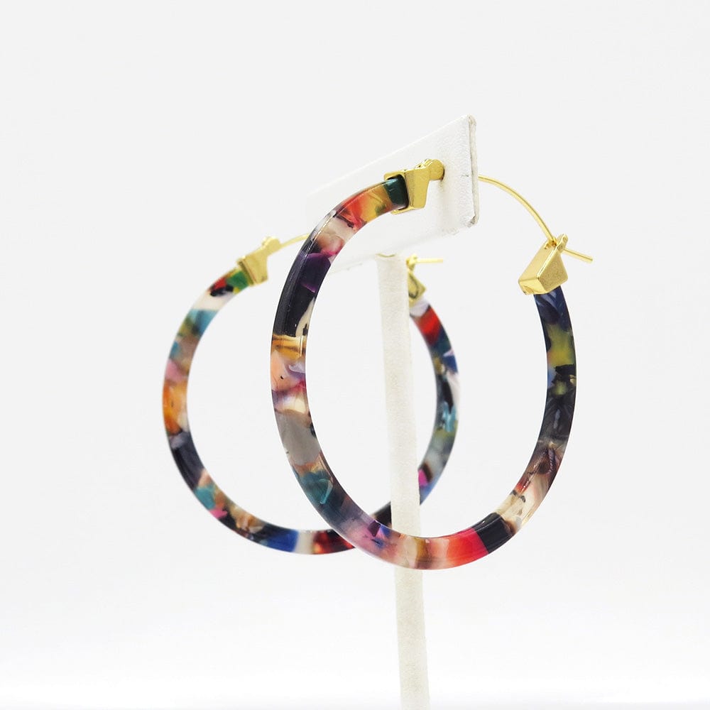 EAR-GPL LIGHT CONFETTI RESIN HOOP EARRING