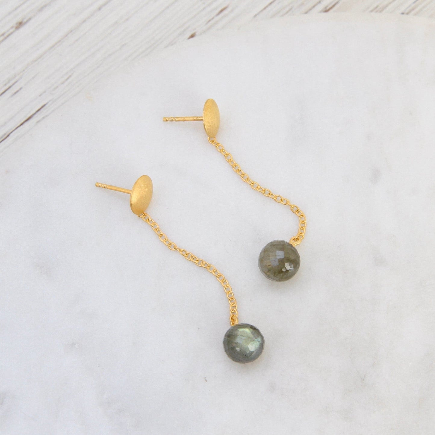 EAR-GPL Moon Chain Round Faceted Labradorite Earring