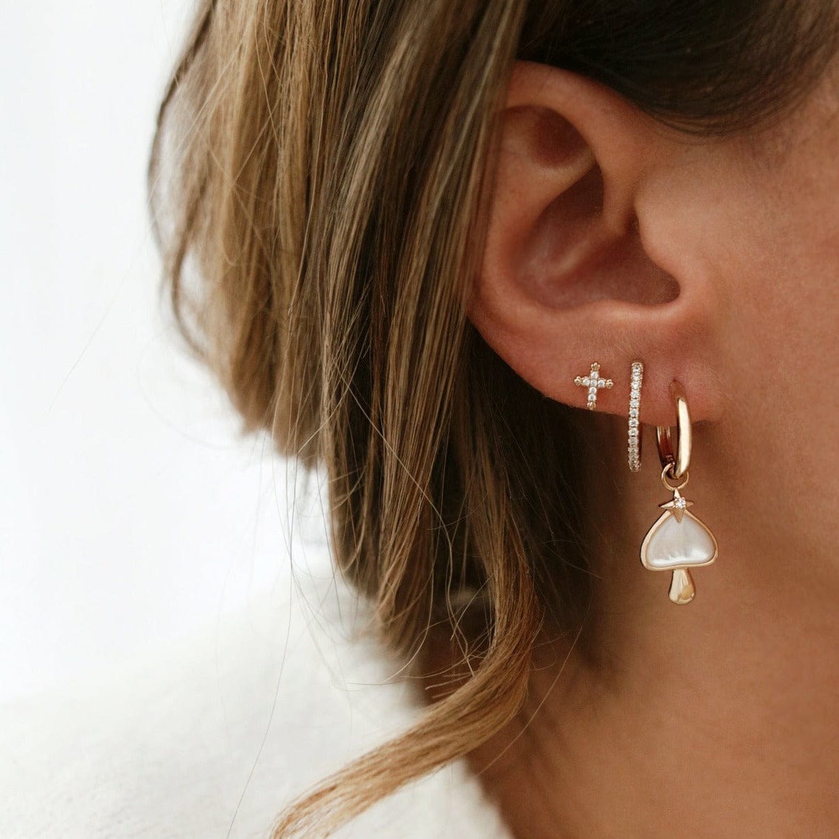 EAR-GPL Pavé Slim Huggie Hoop Earrings