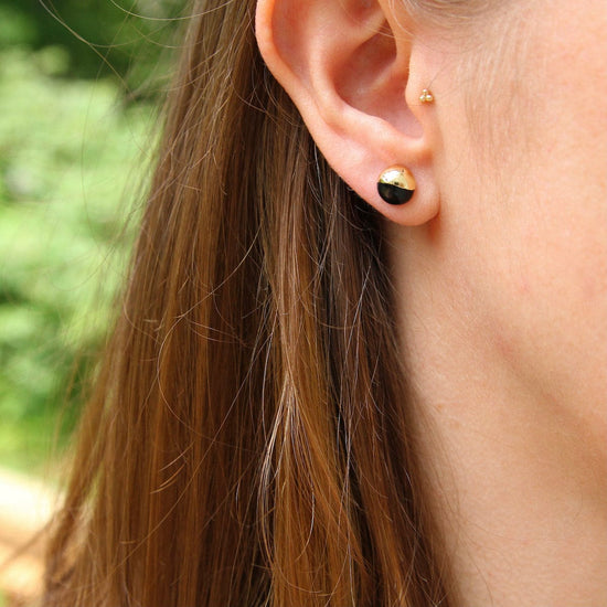 EAR-GPL Scout Dipped Stone Stud - Black Spinel/ Gold