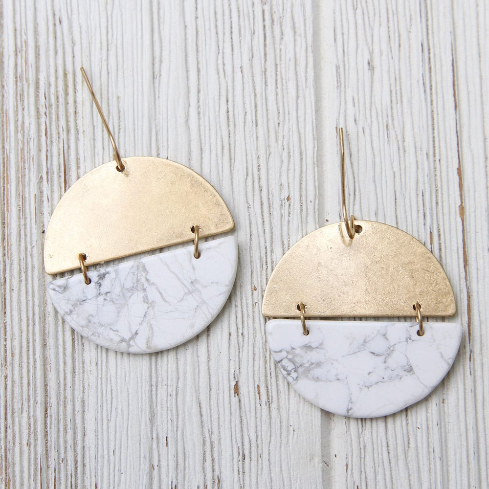 
                      
                        EAR-GPL Scout Stone Full Moon Earring - Howlite/Gold
                      
                    