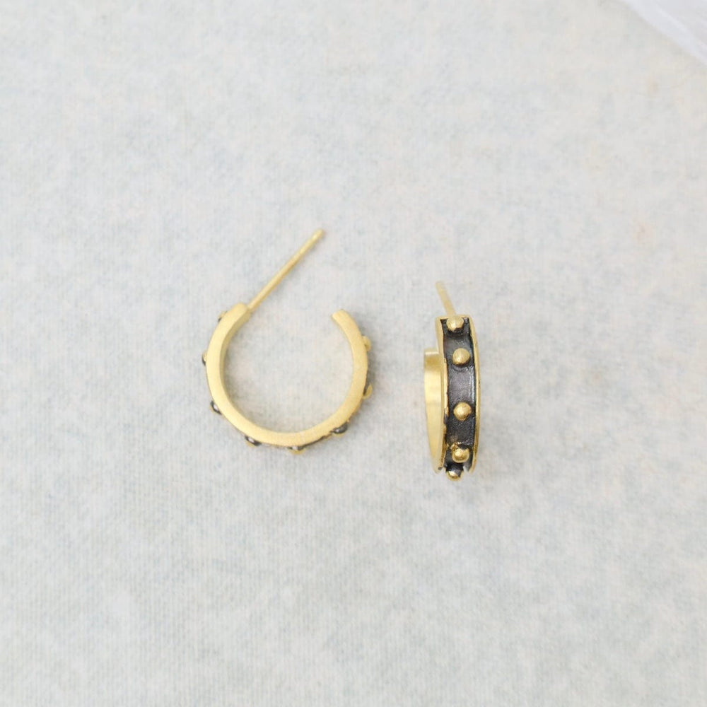 
                      
                        EAR-GPL Semi Hoop in Two tone with Gold Dots and Posts 1/2
                      
                    