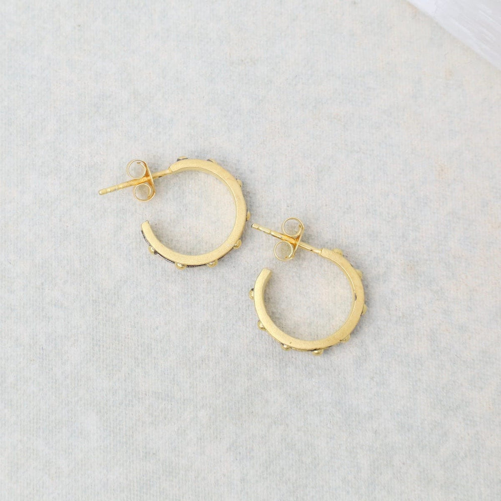 
                      
                        EAR-GPL Semi Hoop in Two tone with Gold Dots and Posts 1/2
                      
                    