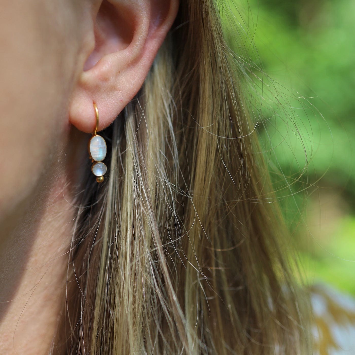 EAR-GPL Shiny Rainbow Moonstone Little Oval Drop Earrings