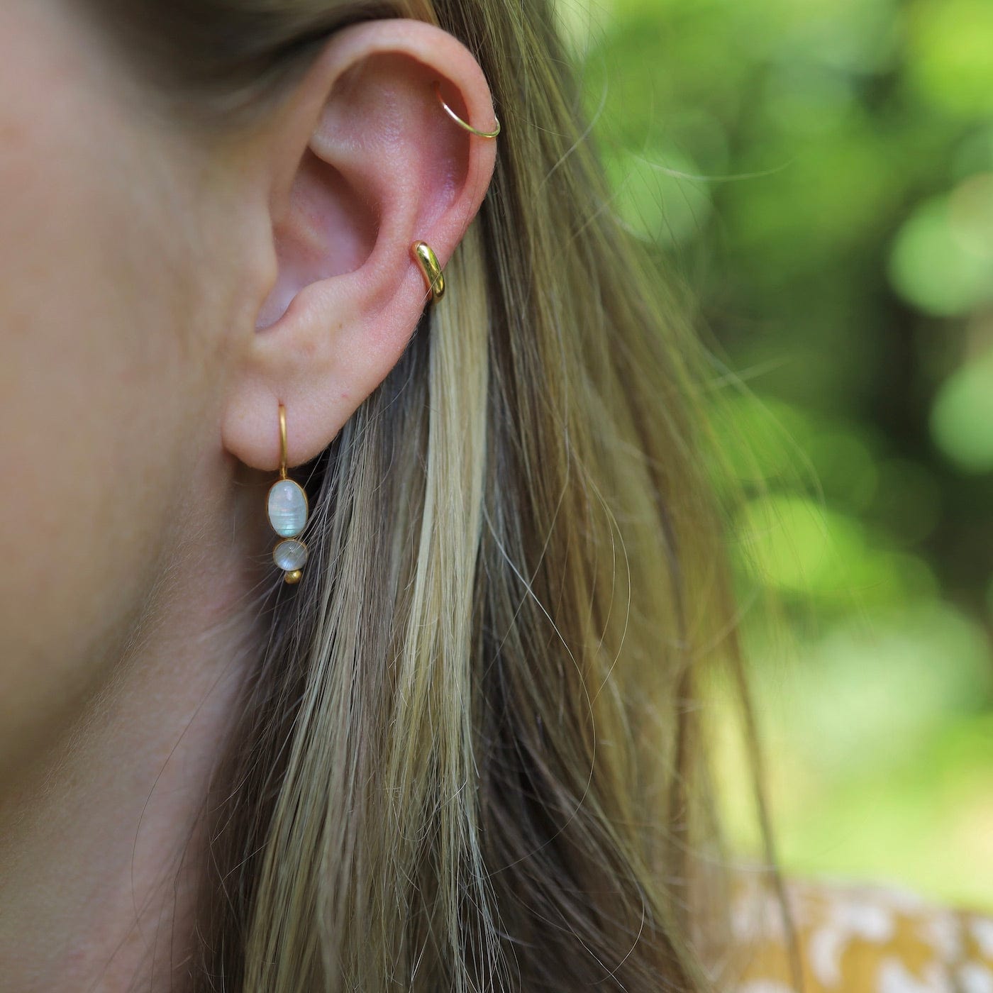 EAR-GPL Shiny Rainbow Moonstone Little Oval Drop Earrings