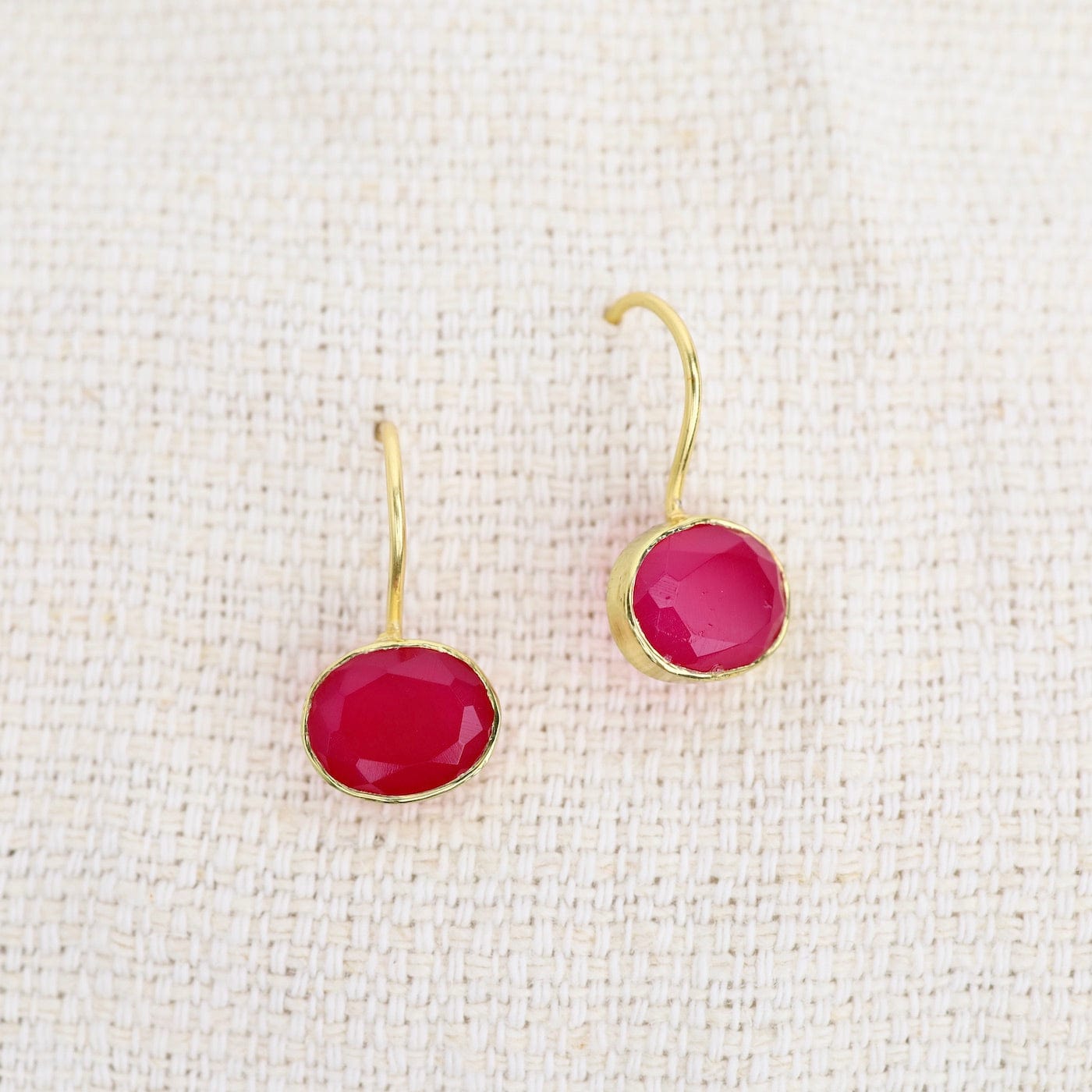 EAR-GPL Small Oval Pink Fuchsia Onyx Gold Earring