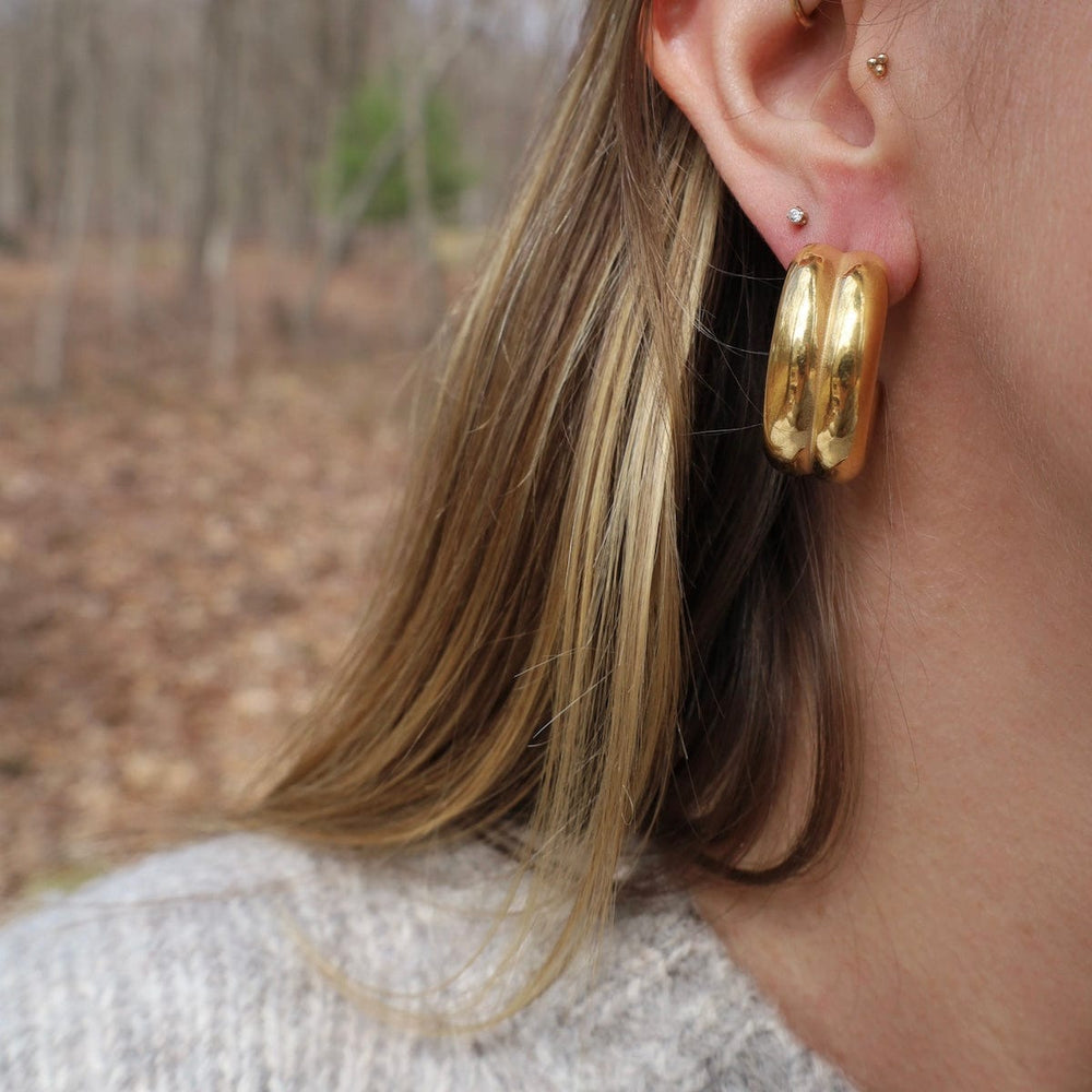 EAR-GPL TAYLOR // curved earrings - 18k gold plated stainl