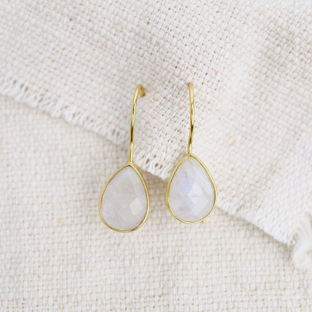 EAR-GPL Teardrop Rainbow Moonstone Gold Earring