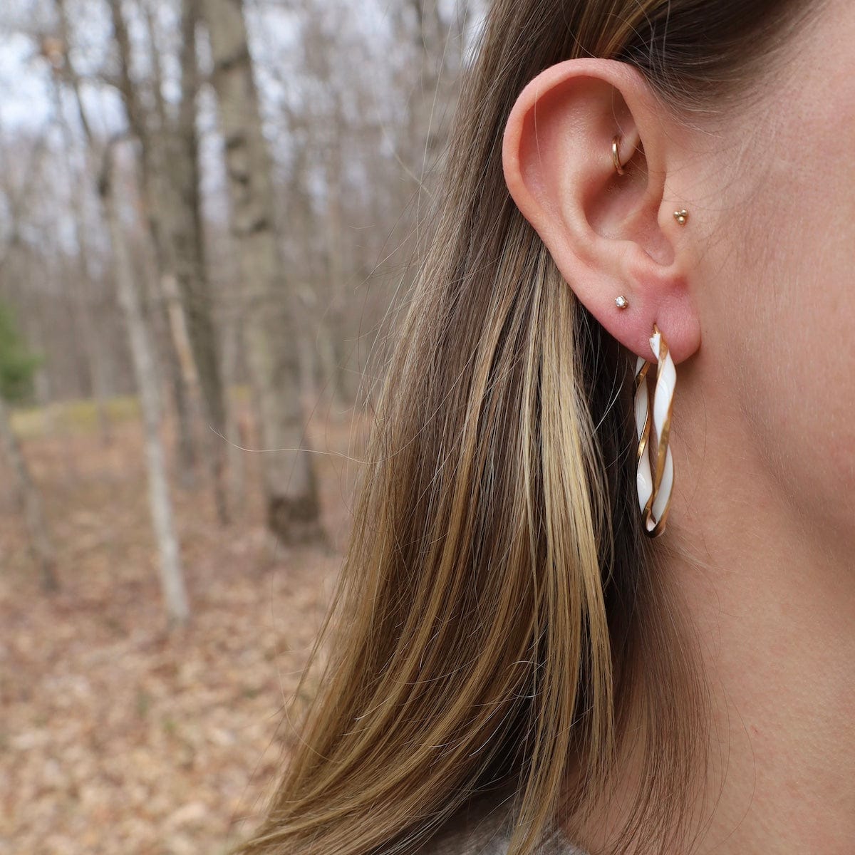EAR-GPL TERRY WHITE// Two-tone twists hoop earrings - 18k