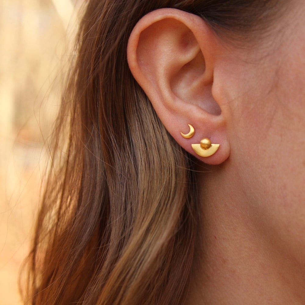 
                      
                        EAR-GPL Tiny Crescent Moon Studs - Gold Plate.
                      
                    