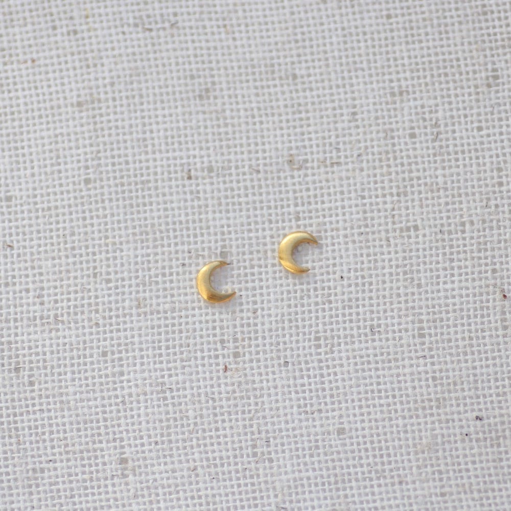 
                      
                        EAR-GPL Tiny Crescent Moon Studs - Gold Plate.
                      
                    