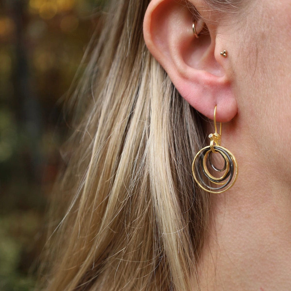 EAR-GPL Two Tone Earrings with 7 Hammered Rings