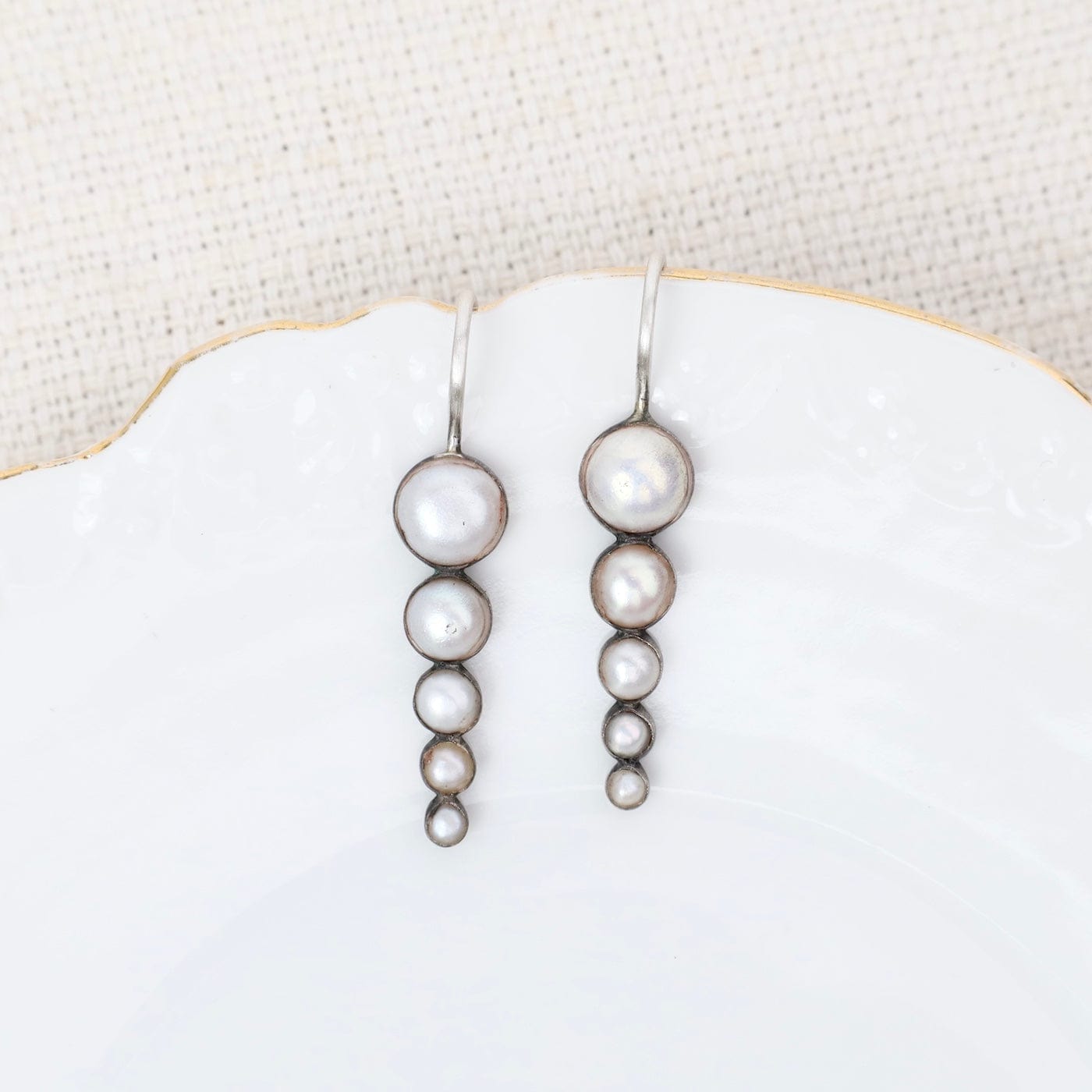 EAR Graduated Pearl Drop Earrings