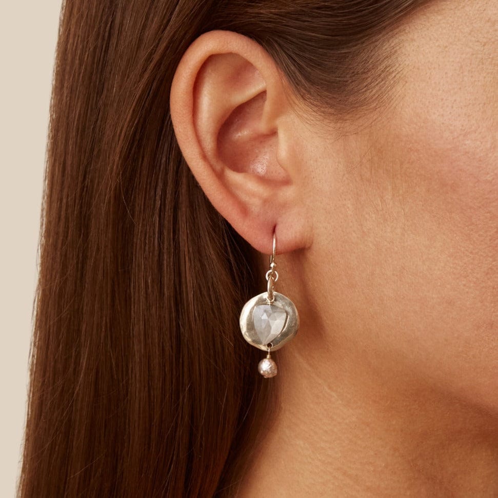 EAR Grey Moonstone & Pearl Ostra Earrings