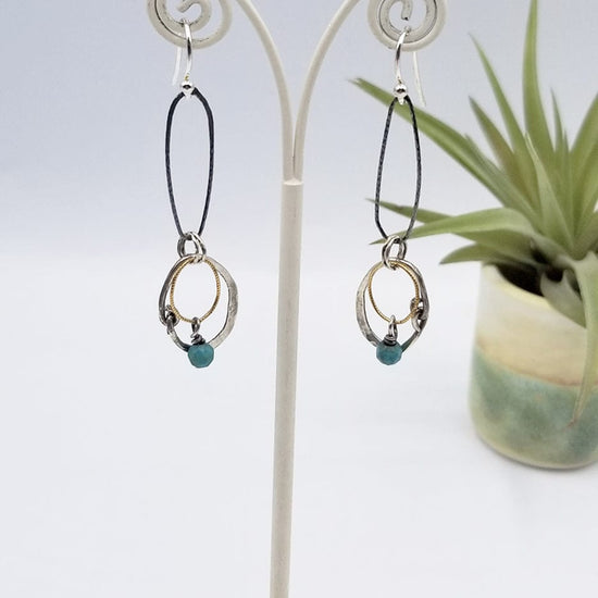 EAR HAND FORMED RINGS EARRING WITH TURQUOISE