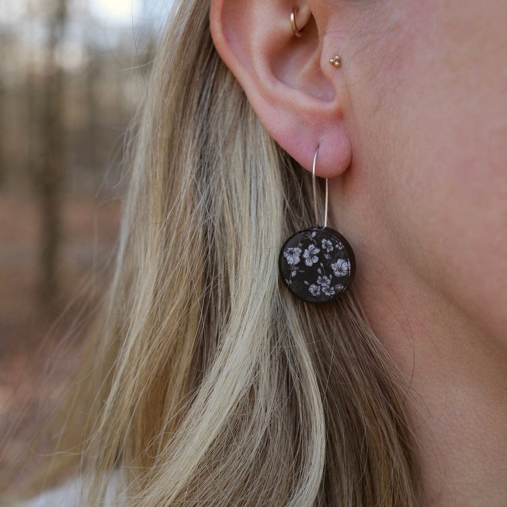 EAR-JM Black & White Kimono Round Earrings