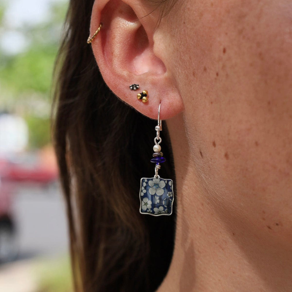 EAR-JM Blue and White Flowers Square Earrings