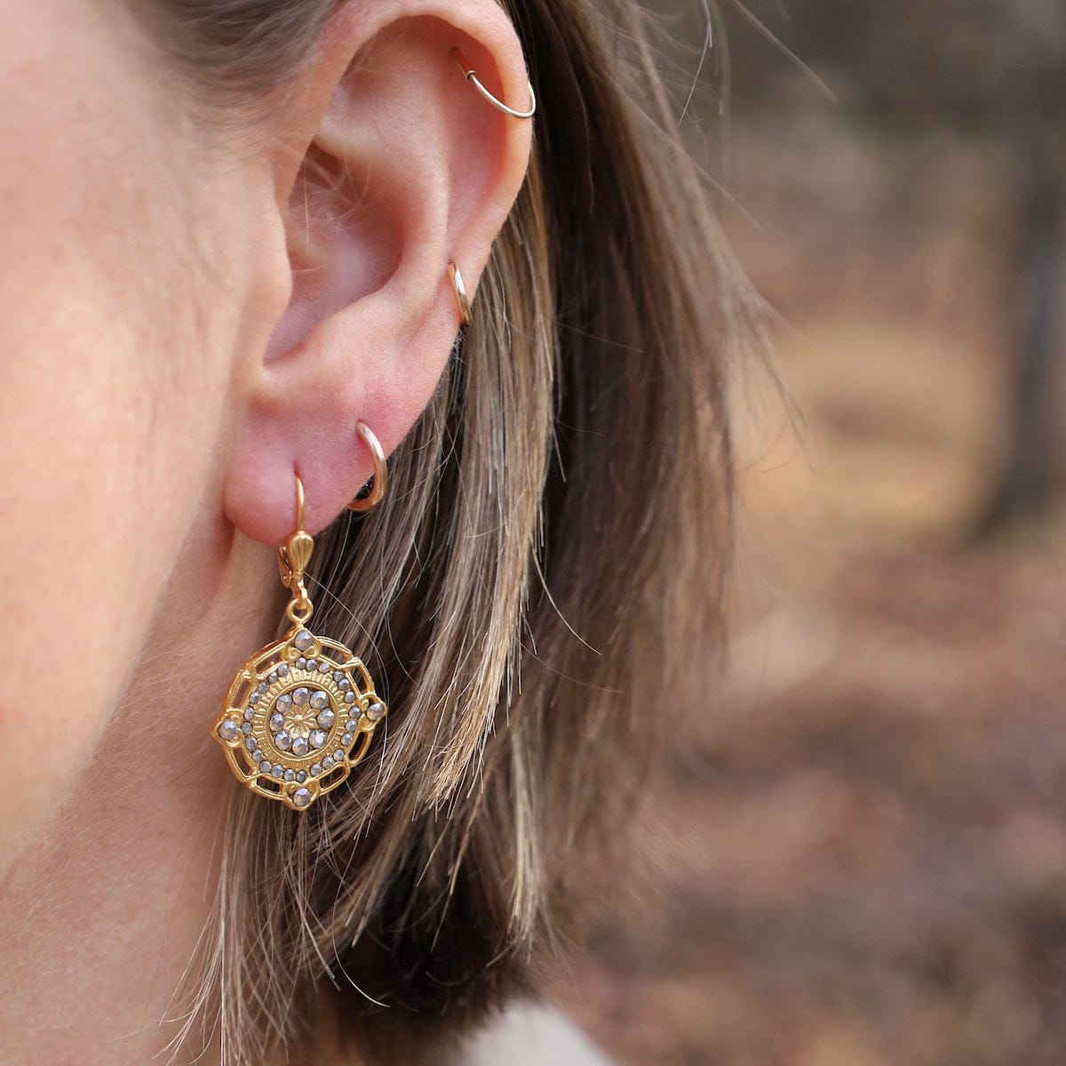 EAR-JM Filigree Round With Grey Opal Crystals Earrings