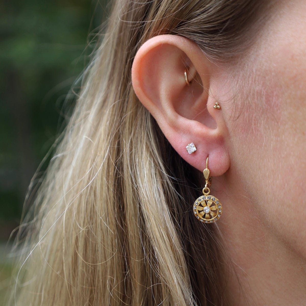 EAR-JM Gold Flower Earrings - Black Diamond Crystal