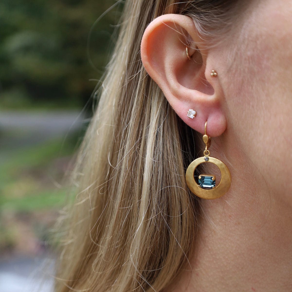 EAR-JM Gold Hammered Disc with Midnight  Crystal Earrings